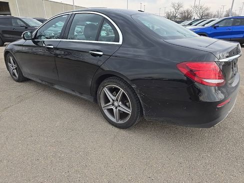 Used 2017 Mercedes-Benz E 300 4MATIC image 4