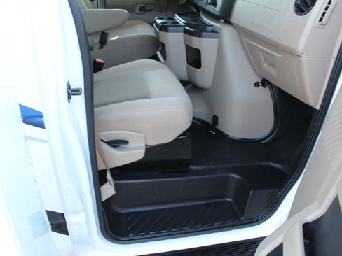 Used 2022 Ford E-450 and Econoline 450 Super Duty w/ Motorhome Prep Package image 64