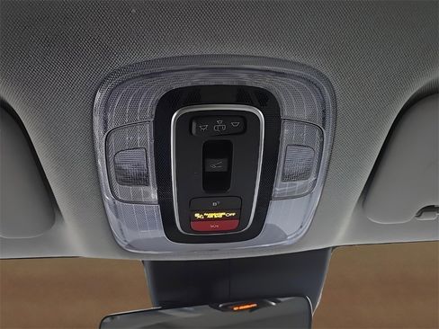 Certified 2024 Hyundai Elantra Limited image 30