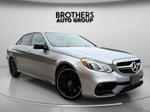 Used 2014 Mercedes-Benz E 63 AMG S-Model image 2