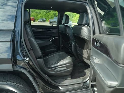Used 2021 Jeep Grand Cherokee L Laredo AWD/4WD image 22