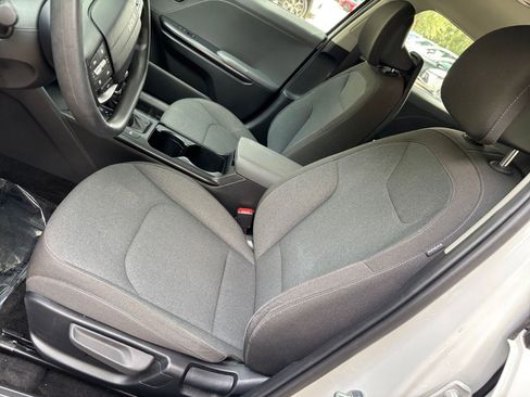 Used 2025 Kia K4 FWD image 25