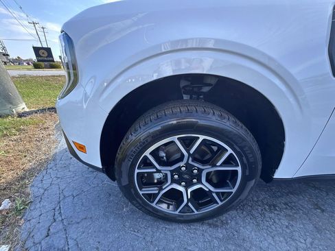 Used 2025 Ford Maverick Lariat AWD/4WD image 10