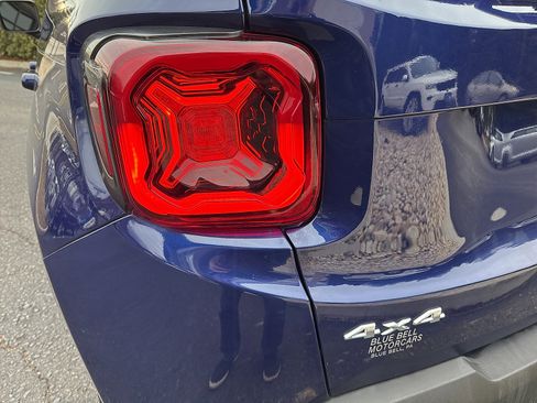 Used 2019 Jeep Renegade Limited w/ UConnect 8.4 Nav Group image 25