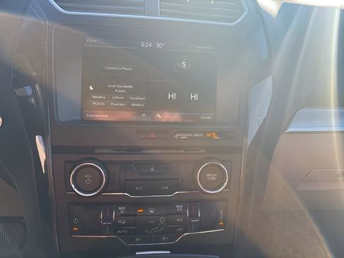 Used 2016 Ford Explorer XLT w/ Equipment Group 201A image 19