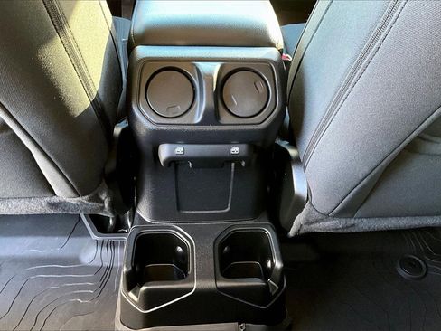 Certified 2022 Jeep Gladiator Sport image 14