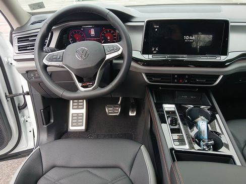 New 2026 Volkswagen Atlas Peak Edition AWD/4WD image 13