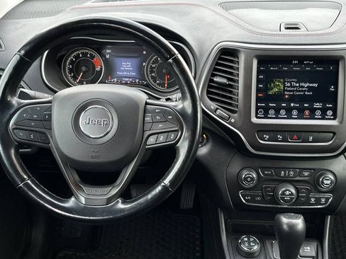 Used 2020 Jeep Cherokee Trailhawk w/ Technology Group AWD/4WD image 14