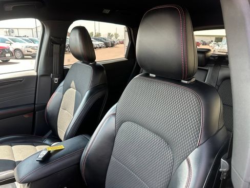 Used 2023 Ford Escape ST-Line AWD/4WD image 3