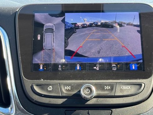 Used 2022 Chevrolet Equinox LT image 25