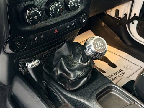 Used 2016 Jeep Wrangler Rubicon w/ Dual Top Group image 17