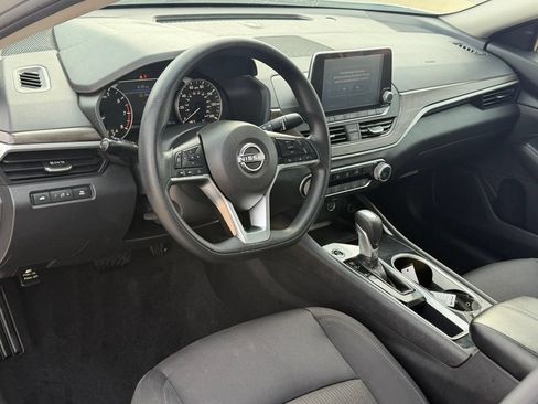 Certified 2024 Nissan Altima 2.5 SV FWD image 11