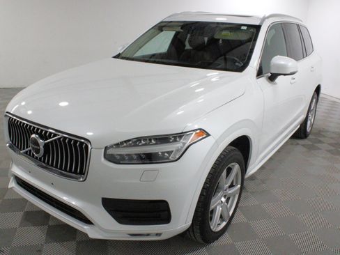 Used 2020 Volvo XC90 T6 Momentum AWD/4WD image 33