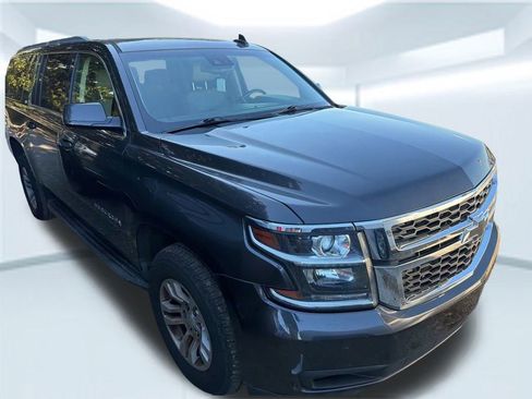 Used 2018 Chevrolet Suburban LT image 5