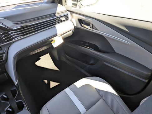 New 2026 Toyota Camry SE w/ Convenience Package FWD image 17