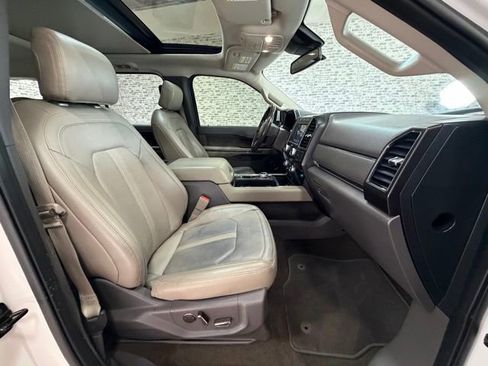 Used 2019 Ford Expedition Limited w/ Equipment Group 302A RWD image 9