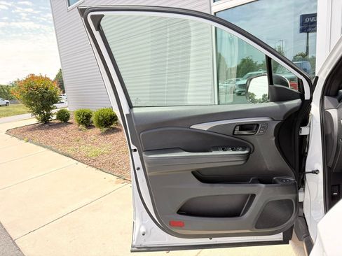 Used 2023 Honda Passport EX-L image 12