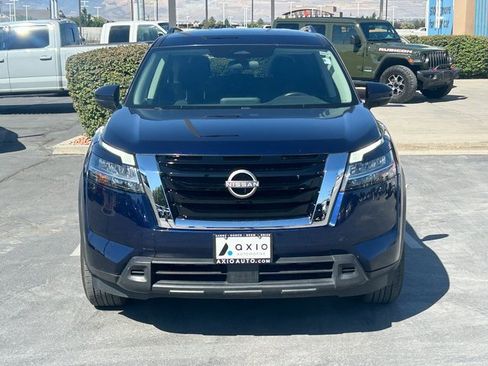 Used 2022 Nissan Pathfinder SV image 9