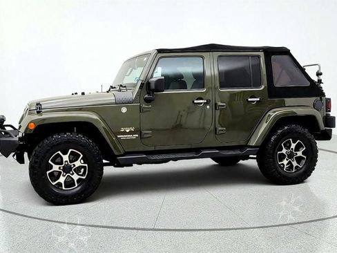 Used 2016 Jeep Wrangler Unlimited Sahara w/ Dual Top Group AWD/4WD image 8