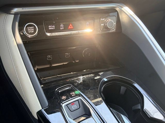 Certified 2025 Audi Q5 Premium w/ Convenience Package AWD/4WD image 10