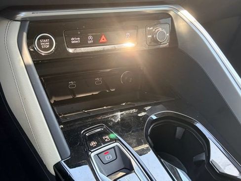 Certified 2025 Audi Q5 Premium w/ Convenience Package AWD/4WD image 10