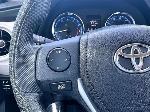 Used 2017 Toyota Corolla LE w/ Carpet Mat Package (TMS) FWD image 20