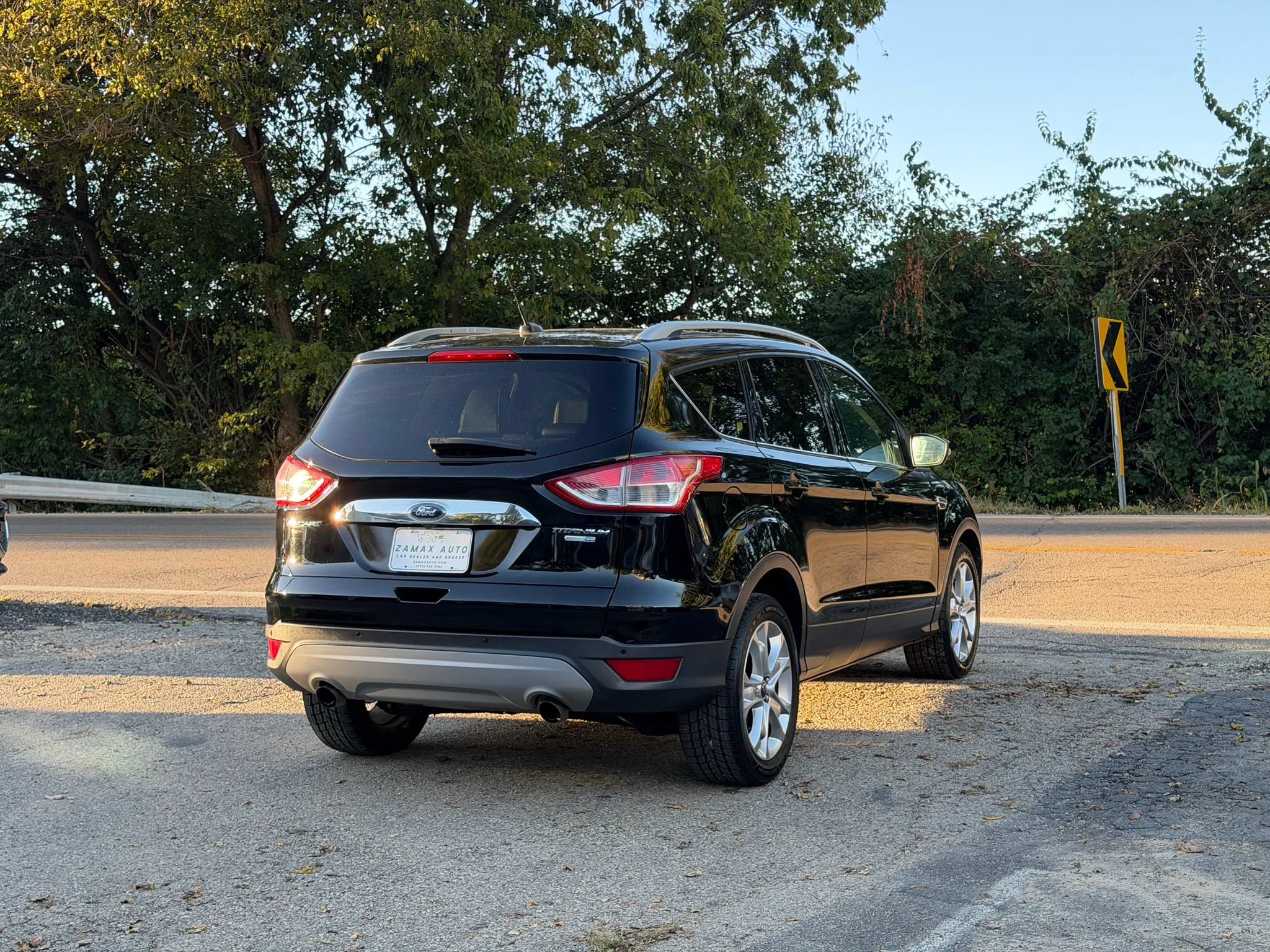 Used 2016 Ford Escape Titanium w/ Equipment Group 301A AWD/4WD image 11
