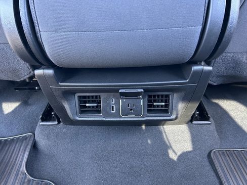 Used 2024 GMC Sierra 1500 Elevation image 40