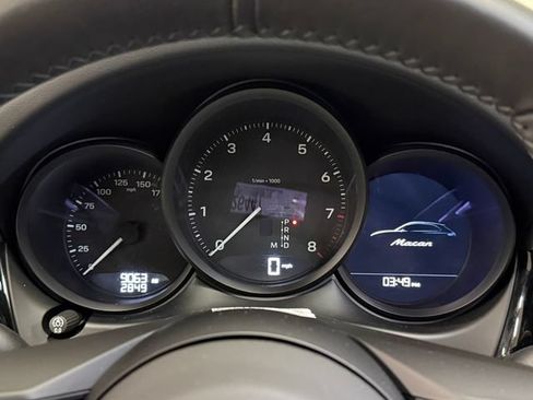 Certified 2026 Porsche Macan Turbo AWD/4WD image 20