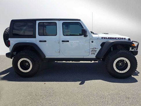 Used 2021 Jeep Wrangler Unlimited Rubicon w/ Cold Weather Group AWD/4WD image 6