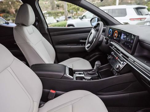 Certified 2026 Hyundai Santa Cruz SEL FWD image 17