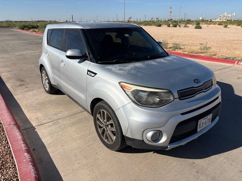 Used 2018 Kia Soul + FWD image 22