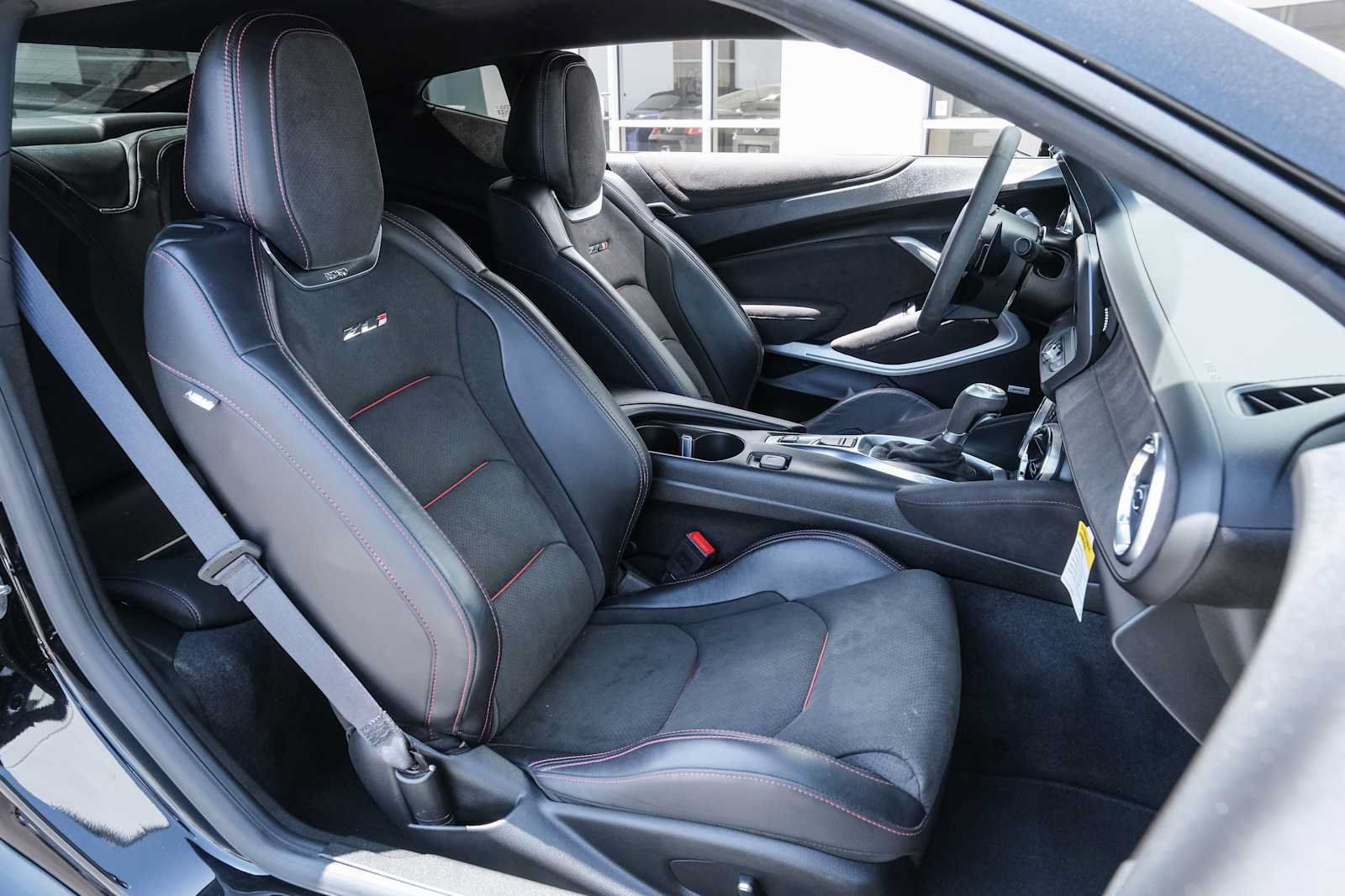 Used 2021 Chevrolet Camaro ZL1 RWD image 28