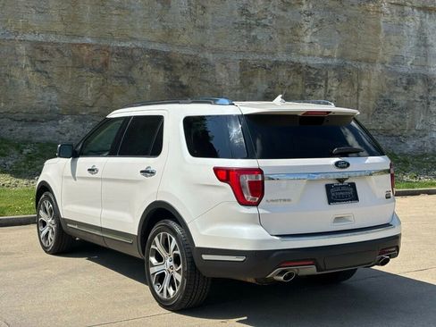 Used 2019 Ford Explorer Limited w/ Limited Luxury Package image 3