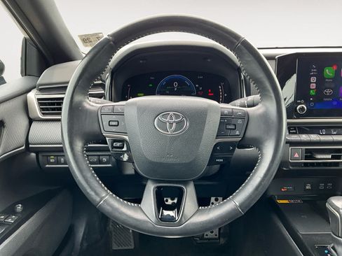 Used 2025 Toyota Camry Hybrid FWD image 15
