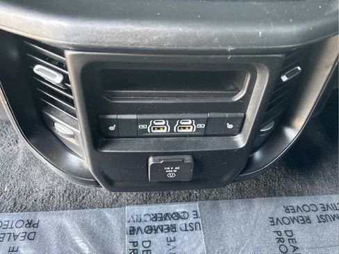 Used 2025 RAM 1500 Laramie image 21