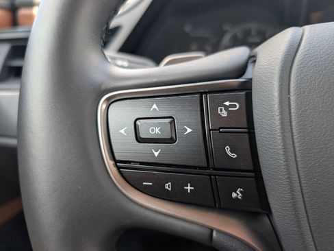 Used 2025 Lexus ES 350 w/ Premium Package FWD image 16