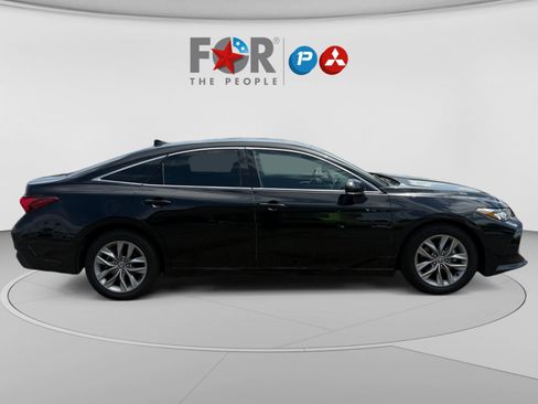 Used 2022 Toyota Avalon XLE FWD image 6