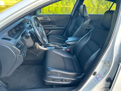 Used 2017 Honda Accord Sport image 15