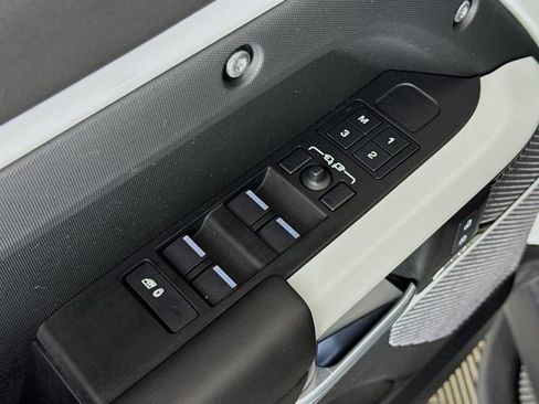 Used 2024 Land Rover Defender 110 X-Dynamic SE image 20