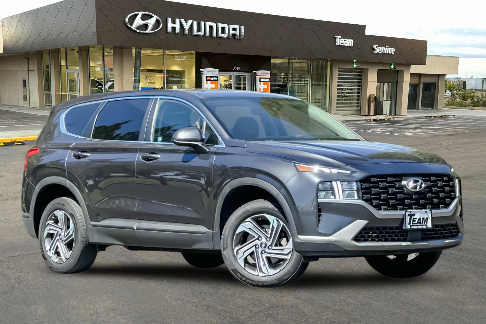Used 2021 Hyundai Santa Fe SE w/ Cargo Package AWD/4WD image 2