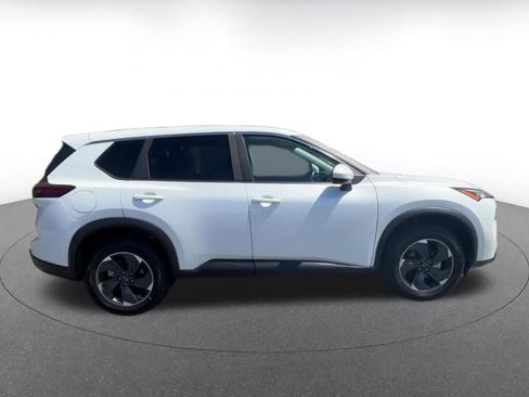 Used 2025 Nissan Rogue SV AWD/4WD image 16