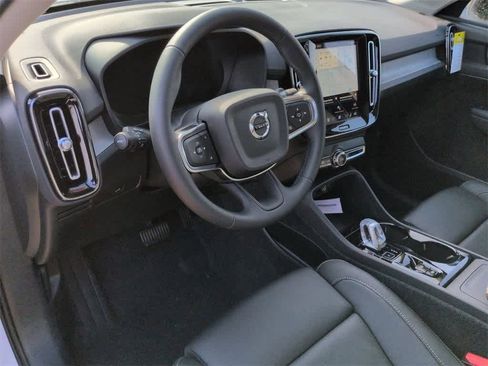 New 2026 Volvo XC40 B5 Plus image 2