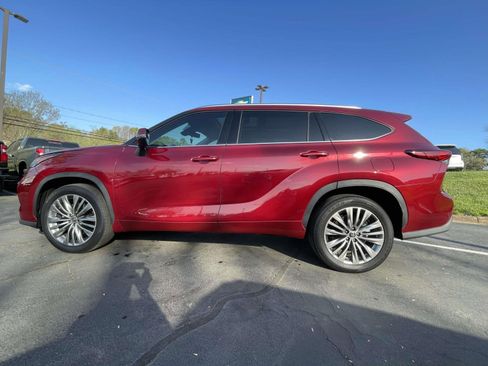 Used 2021 Toyota Highlander Platinum image 8