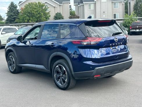 Used 2025 Nissan Rogue SV AWD/4WD image 7