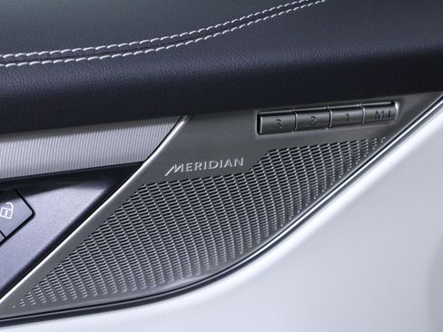 Used 2026 Jaguar F-PACE R-Dynamic S image 19