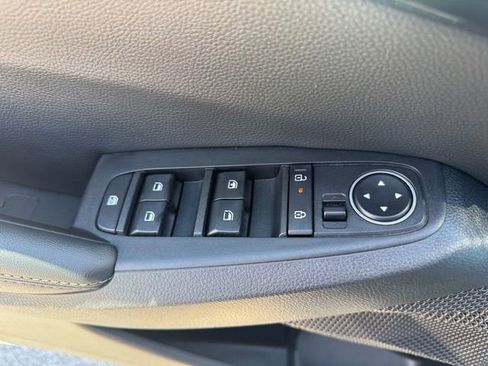 Used 2024 Kia Seltos S FWD image 9