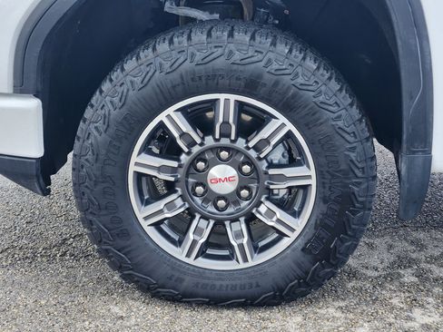 Used 2025 GMC Sierra 1500 AT4 AWD/4WD image 10