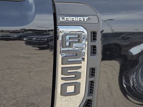 Used 2025 Ford F250 Lariat w/ Lariat Ultimate Package AWD/4WD image 9