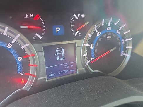 Used 2018 Toyota 4Runner Limited AWD/4WD image 4